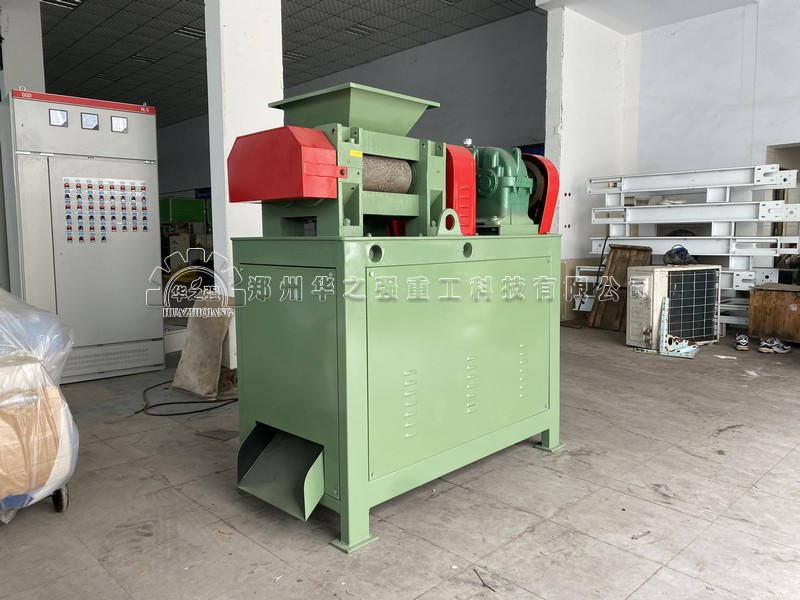 對輥擠壓造粒機(jī).jpg